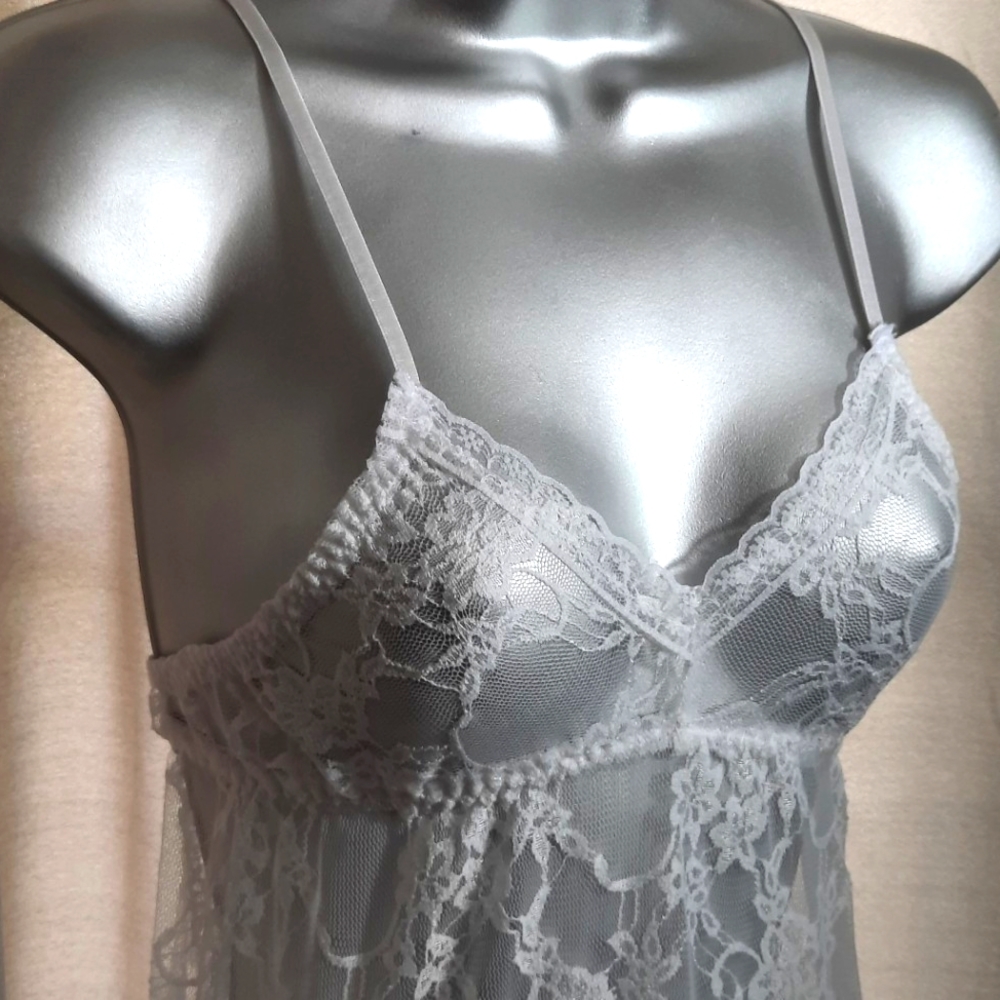 Elegant Floral Lace Bridal Gown Size Xs